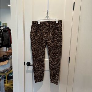 White House Black Market Ladies The Skinny Ankle Jean.  Animal Print, Size 12